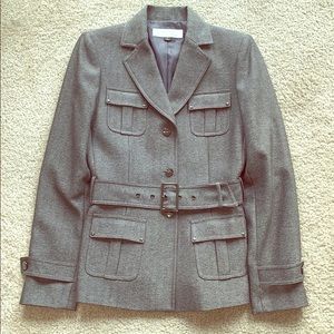 TAHARI SUIT GREAT CONDITION. WORN ONES SIZE 2